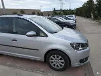 Usado VW Touran Edition 105 CV (77 kW) 2012 Gris / plata Monovolumen