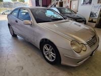 Usado Mercedes C180 143 CV (105 kW) 2002 Gris / plata Berlina