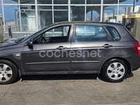 Usado Kia Cerato LX 102 CV (75 kW) 2006 Negro Berlina