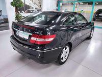 Usado Mercedes C200 122 CV (89 kW) 2008 Negro Coupe