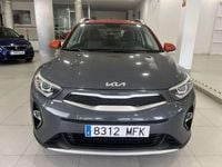 Usado Kia Stonic Plus 84 HP (61 kW) 2023 Cinzento SUV