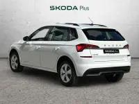 Usado Skoda Kamiq Active 95 CV (69 kW) 2022 Blanco SUV