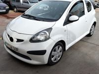 Usado Toyota Aygo 54 CV (39 kW) 2008 Blanco Utilitario
