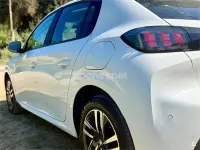 Usado Peugeot 208 Active 100 CV (73 kW) 2023 Blanco Utilitario