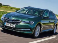 Usado Skoda Superb Ambition 150 CV (110 kW) 2019 Gris Familiar