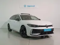 Usado VW Passat R-line 150 CV (110 kW) 2024 Blanco Familiar