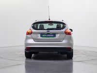 Usado Ford Focus Trend+ 125 CV (91 kW) 2017 Gris / plata Berlina