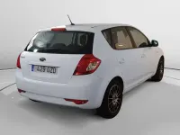 Usado Kia Ceed Style 91 CV (66 kW) 2010 Gris Utilitario