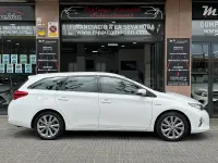 Käytetty Toyota Auris Hybrid Active 136 HP (100 kW) 2014 Valkoinen Farmari