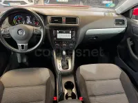 Usado VW Jetta 170 CV (125 kW) 2013 Rojo Berlina