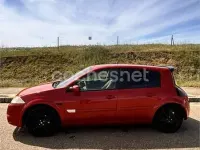 Usado Renault Mégane Dynamique 120 CV (88 kW) 2004 Rojo Berlina