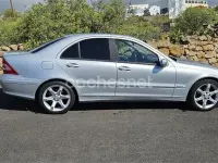 Usado Mercedes C180 143 CV (105 kW) 2005 Gris / plata Berlina
