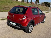 Usado Dacia Sandero Stepway 90 HP (66 kW) 2012 Vermelho Sedan