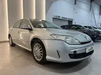 Usado Renault Laguna III Authentique 130 CV (95 kW) 2008 Gris / plata Berlina
