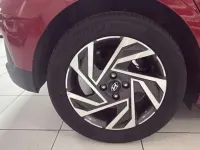 Usado Hyundai i20 79 CV (58 kW) 2024 Rojo Utilitario