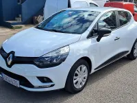Usado Renault Clio IV Business 90 CV (66 kW) 2019 Blanco Berlina