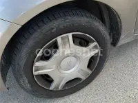 Usado Ford Fiesta Ghia 80 CV (58 kW) 2003 Gris / plata Utilitario