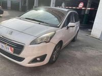 Usado Peugeot 5008 Style 120 CV (88 kW) 2015 Blanco Monovolumen
