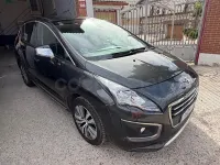 Usado Peugeot 3008 Access 120 CV (88 kW) 2015 Negro Familiar