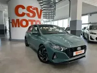 Usado Hyundai i20 100 CV (73 kW) 2022 Verde Utilitario