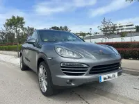 Käytetty Porsche Cayenne 245 HP (180 kW) 2012 Harmaa Katumaasturi