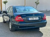 Usado Mercedes E320 Avantgarde 224 CV (164 kW) 2004 Azul Berlina