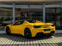 Usado Ferrari 488 670 CV (492 kW) 2017 Amarillo Descapotable