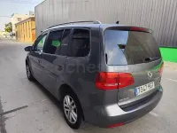 Usado VW Touran Edition 105 CV (77 kW) 2013 Gris / plata Monovolumen