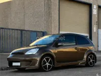 Usado Ford Fiesta Trend 80 CV (58 kW) 2005 Marrón Utilitario