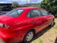 Usado Seat Cordoba 75 CV (55 kW) 2003 Rojo Berlina
