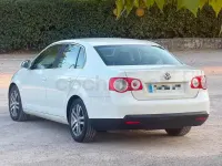 Usado VW Jetta Highline 105 CV (77 kW) 2008 Blanco Berlina