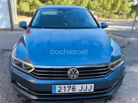 Usado VW Passat Advance 150 CV (110 kW) 2015 Azul Berlina