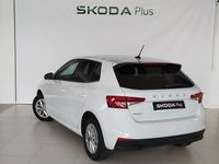 Usado Skoda Fabia Selection 95 CV (69 kW) 2025 Blanco Utilitario