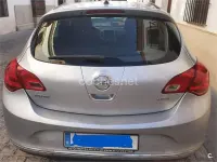 Usado Opel Astra Selective 110 CV (80 kW) 2012 Blanco Berlina