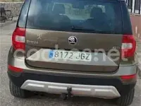 Usado Skoda Yeti Elegance 110 CV (80 kW) 2015 Marrón SUV
