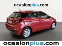 Usado Hyundai i20 75 CV (55 kW) 2019 Rojo Utilitario