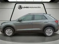 Usado VW T-Roc Life 110 CV (80 kW) 2023 Gris / plata SUV