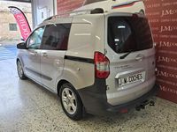 Usado Ford Tourneo Courier Titanium 100 CV (73 kW) 2017 Gris / plata Monovolumen