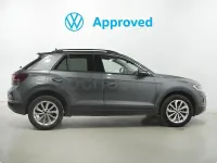 Usado VW T-Roc Life 150 CV (110 kW) 2023 Gris SUV