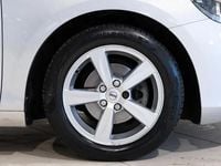 Usado Volvo V40 Kinetic 120 HP (88 kW) 2017 Cinzento Sedan