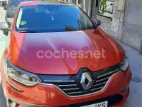 Käytetty Renault Mégane GT Line GT-Line 140 HP (102 kW) 2017 Punainen Sedan