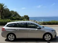 Usado Peugeot 308 SW Style 130 CV (95 kW) 2020 Gris / plata Familiar