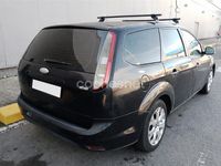 Usado Ford Focus Trend 115 CV (84 kW) 2008 Negro Familiar