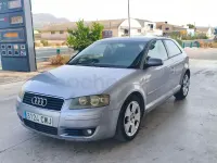 Usado Audi A3 Ambition 105 CV (77 kW) 2004 Gris / plata Utilitario
