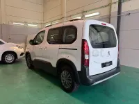 Usado Peugeot Rifter Allure 100 CV (73 kW) 2021 Blanco Monovolumen