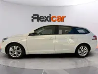 Usado Peugeot 308 Style 100 CV (73 kW) 2020 Blanco Familiar