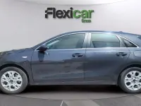 Usado Kia Ceed 136 CV (100 kW) 2023 Gris Utilitario