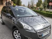 Usado Peugeot 5008 Style 115 CV (84 kW) 2014 Gris / plata Monovolumen