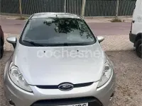 Usado Ford Fiesta 96 CV (70 kW) 2011 Gris / plata Berlina