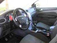 Usado Ford Focus Ghia 115 CV (84 kW) 2008 Negro Familiar